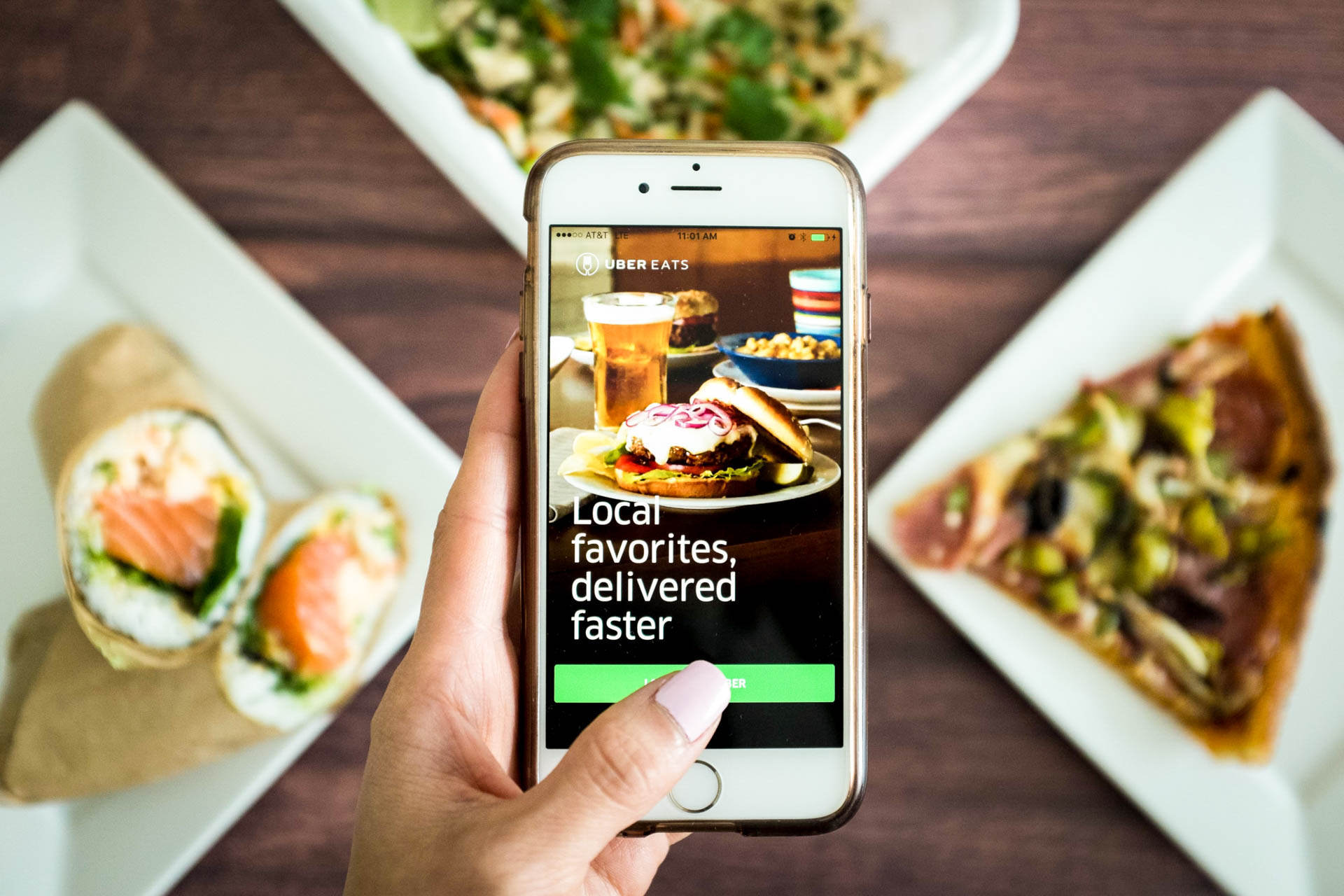 UberEATS Sanal Restoranlardan Yemek Siparişi Alacak yazısı kapak görseli